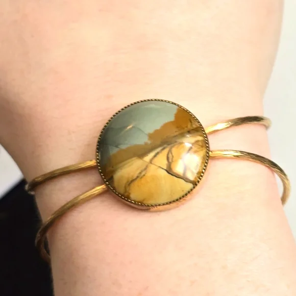 Vintage bracelet picture Jasper Gold tone cuff Southwestern desert scene - Picture 6 of 16